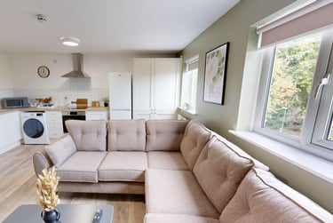 4 bed house, Russell Street, Radford, Nottingham, NG74FL - Image 1