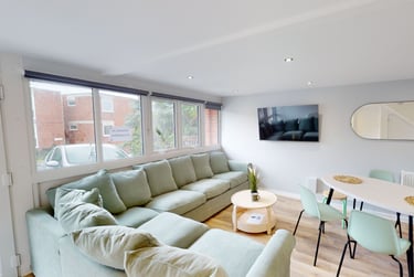 6 bed house, Yew Tree Close, Mount Pleasant, Exeter, EX45EH - Image 1