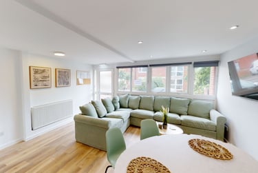 6 bed house, Yew Tree Close, Mount Pleasant, Exeter, EX45EH - Image 2