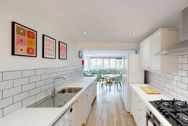 6 bed house, Yew Tree Close, Mount Pleasant, Exeter, EX45EH - Image 4