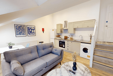 2 bed house, 105-107 Portland Road, Arboretum, Nottingham, NG74FW - Image 1