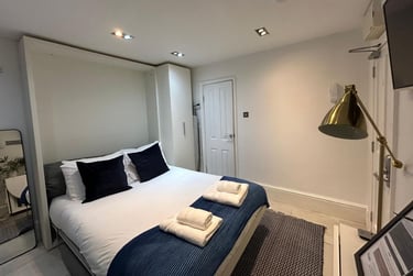 1 bed studio, Baker Street, Marylebone, London, NW16BU - Image 3