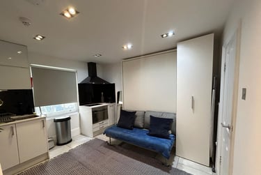 1 bed studio, Baker Street, Marylebone, London, NW16BU - Image 9