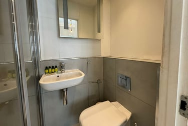 1 bed studio, Baker Street, Marylebone, London, NW16BU - Image 4