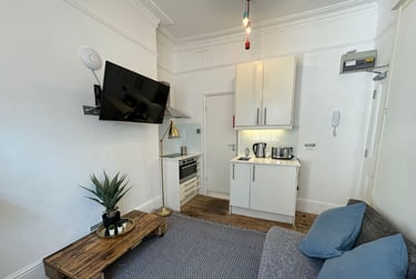 1 bed studio, Baker Street, Marylebone, London, NW16BU - Image 7