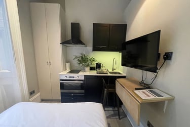 1 bed studio, Baker Street, Marylebone, London, NW16BU - Image 3