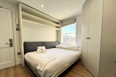 1 bed studio, Baker Street, Marylebone, London, NW16BU - Image 3