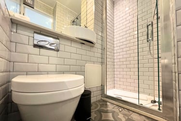 1 bed studio, Baker Street, Marylebone, London, NW16BU - Image 10
