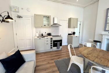 1 bed flat, Baker Street, Marylebone, London, NW16BU - Image 1