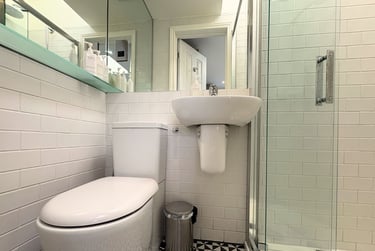 1 bed studio, Baker Street, Marylebone, London, NW16BU - Image 6