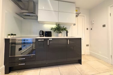 1 bed studio, Baker Street, Marylebone, London, NW16BU - Image 4