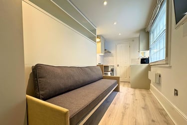 1 bed studio, Baker Street, Marylebone, London, NW16BU - Image 1