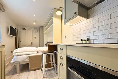1 bed studio, Baker Street, Marylebone, London, NW16BU - Image 9