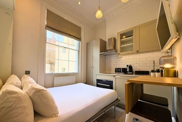 1 bed studio, Baker Street, Marylebone, London, NW16BU - Image 4