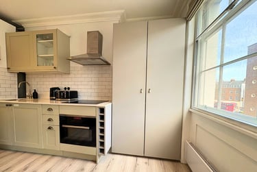 1 bed studio, Baker Street, Marylebone, London, NW16BU - Image 3