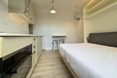 1 bed studio, Baker Street, Marylebone, London, NW16BU - Image 2