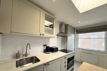 1 bed studio, Baker Street, Marylebone, London, NW16BU - Image 3