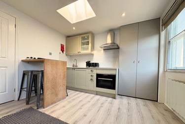 1 bed studio, Baker Street, Marylebone, London, NW16BU - Image 6