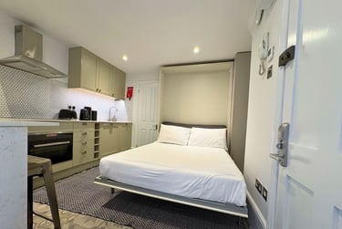 1 bed studio, Baker Street, Marylebone, London, NW16BU - Image 4