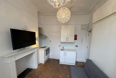 1 bed studio, Baker Street, Marylebone, London, NW16BU - Image 2