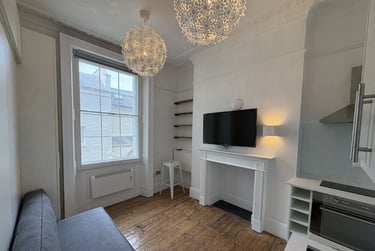 1 bed studio, Baker Street, Marylebone, London, NW16BU - Image 3