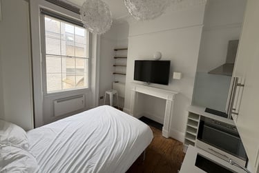 1 bed studio, Baker Street, Marylebone, London, NW16BU - Image 11