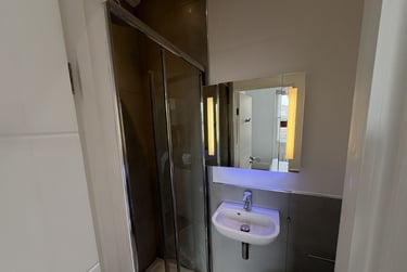 1 bed studio, Baker Street, Marylebone, London, NW16BU - Image 1