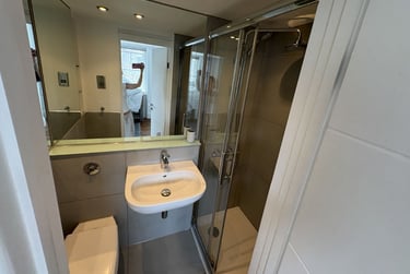 1 bed studio, Baker Street, Marylebone, London, NW16BU - Image 6