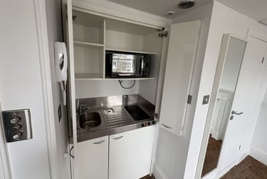 1 bed studio, Baker Street, Marylebone, London, NW16BU - Image 11