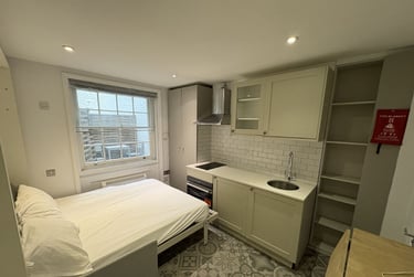 1 bed studio, Baker Street, Marylebone, London, NW16BU - Image 2
