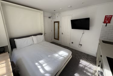 1 bed studio, Baker Street, Marylebone, London, NW16BU - Image 3