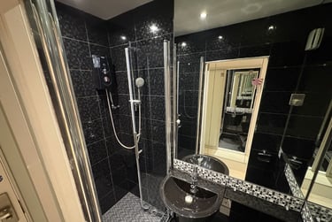 1 bed studio, Baker Street, Marylebone, London, NW16BU - Image 7