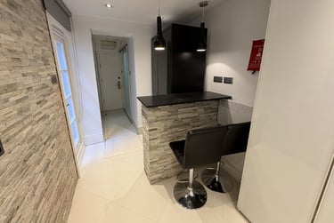 1 bed studio, Baker Street, Marylebone, London, NW16BU - Image 1