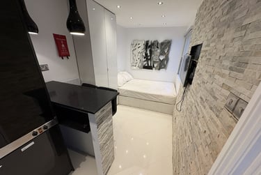 1 bed studio, Baker Street, Marylebone, London, NW16BU - Image 3