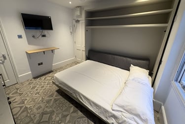 1 bed studio, Baker Street, Marylebone, London, NW16BU - Image 8