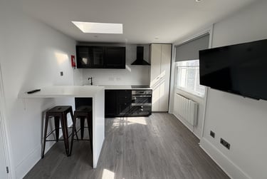 1 bed studio, Baker Street, Marylebone, London, NW16BU - Image 5
