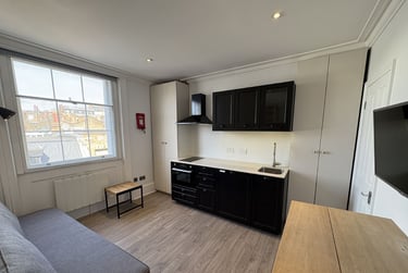 1 bed studio, Baker Street, Marylebone, London, NW16BU - Image 7