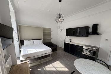 1 bed studio, Baker Street, Marylebone, London, NW16BU - Image 2