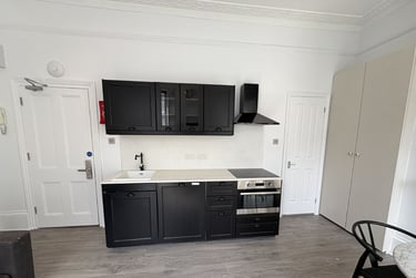 1 bed studio, Baker Street, Marylebone, London, NW16BU - Image 6