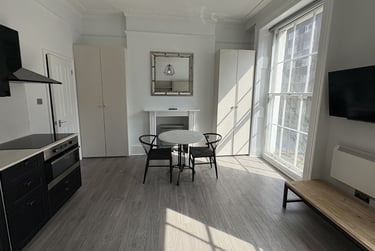1 bed studio, Baker Street, Marylebone, London, NW16BU - Image 7