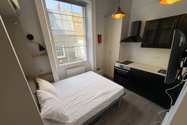 1 bed studio, Baker Street, Marylebone, London, NW16BU - Image 2