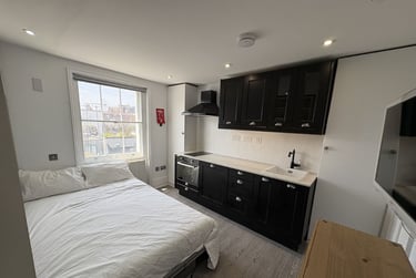 1 bed studio, Baker Street, Marylebone, London, NW16BU - Image 3