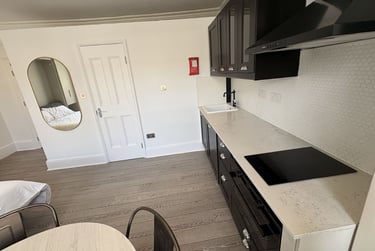 1 bed studio, Baker Street, Marylebone, London, NW16BU - Image 3