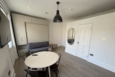1 bed studio, Baker Street, Marylebone, London, NW16BU - Image 9