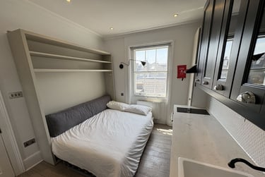 1 bed studio, Baker Street, Marylebone, London, NW16BU - Image 2