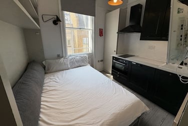 1 bed studio, Baker Street, Marylebone, London, NW16BU - Image 2