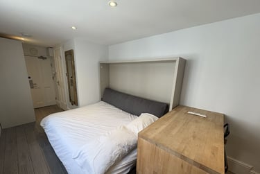1 bed studio, Baker Street, Marylebone, London, NW16BU - Image 2