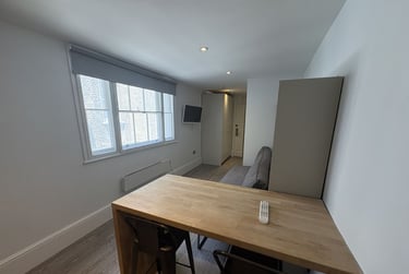 1 bed studio, Baker Street, Marylebone, London, NW16BU - Image 7
