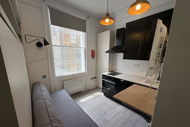 1 bed studio, Baker Street, Marylebone, London, NW16BU - Image 5