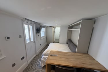 1 bed studio, Baker Street, Marylebone, London, NW16BU - Image 5